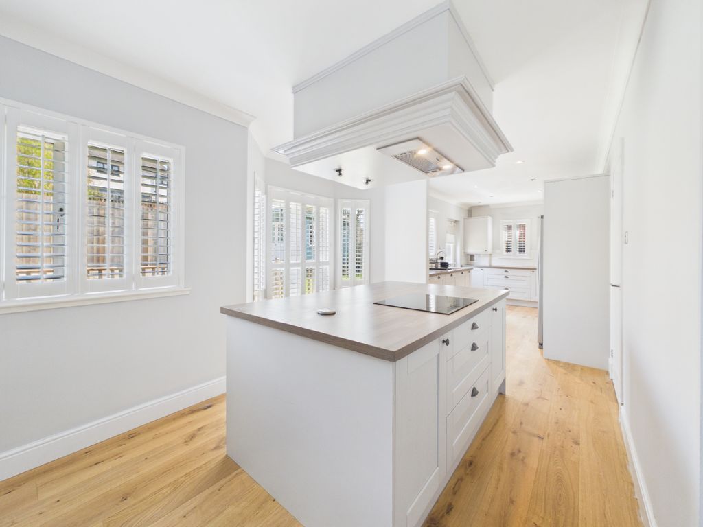 Property photo 3 of 36