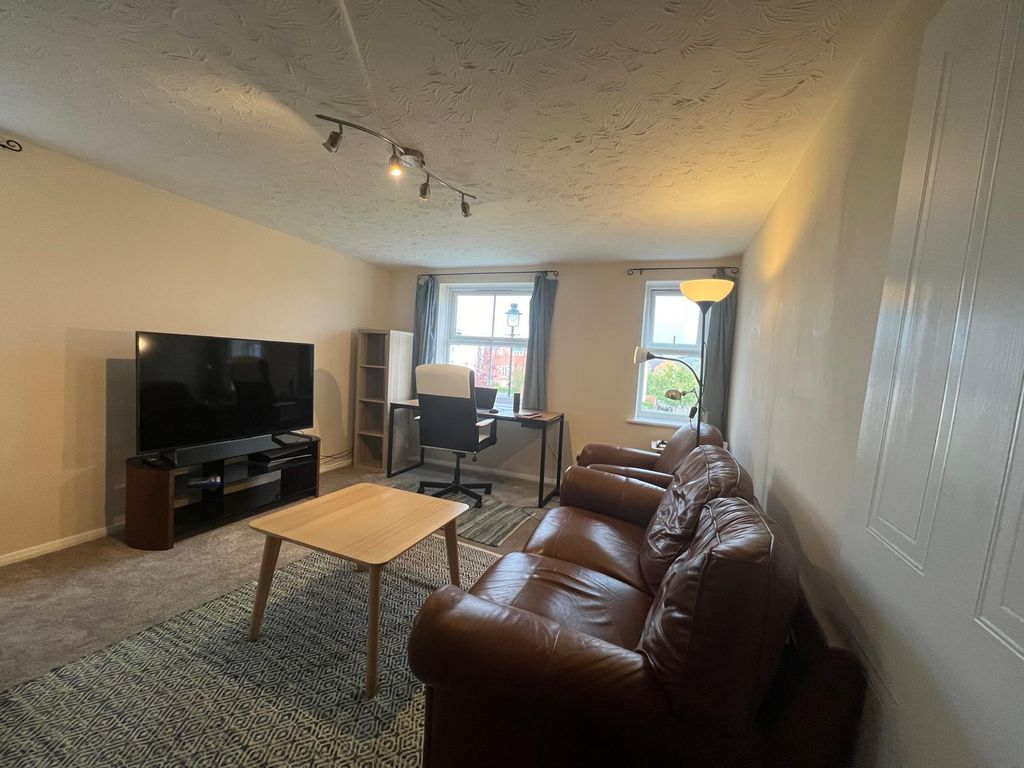 Property photo 2 of 20