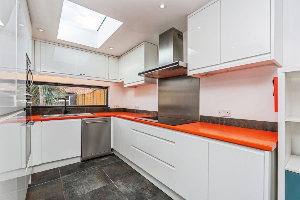 Property photo 1 of 18 Image