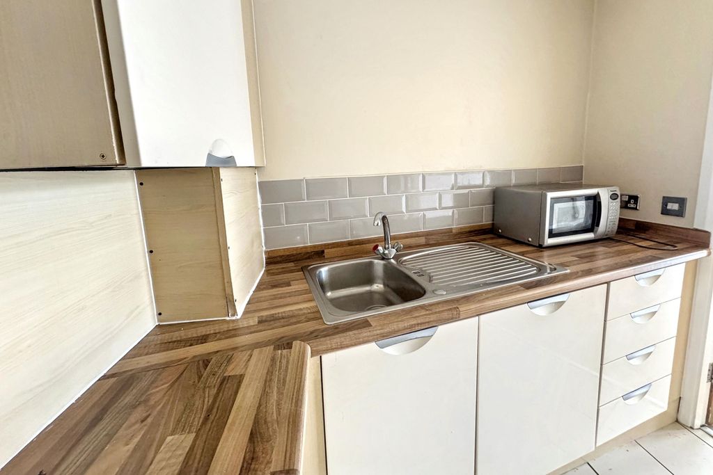 Property photo 3 of 13 Apartment 2, 2 Lee Bank Middleway, Birmingham, B15 2Be