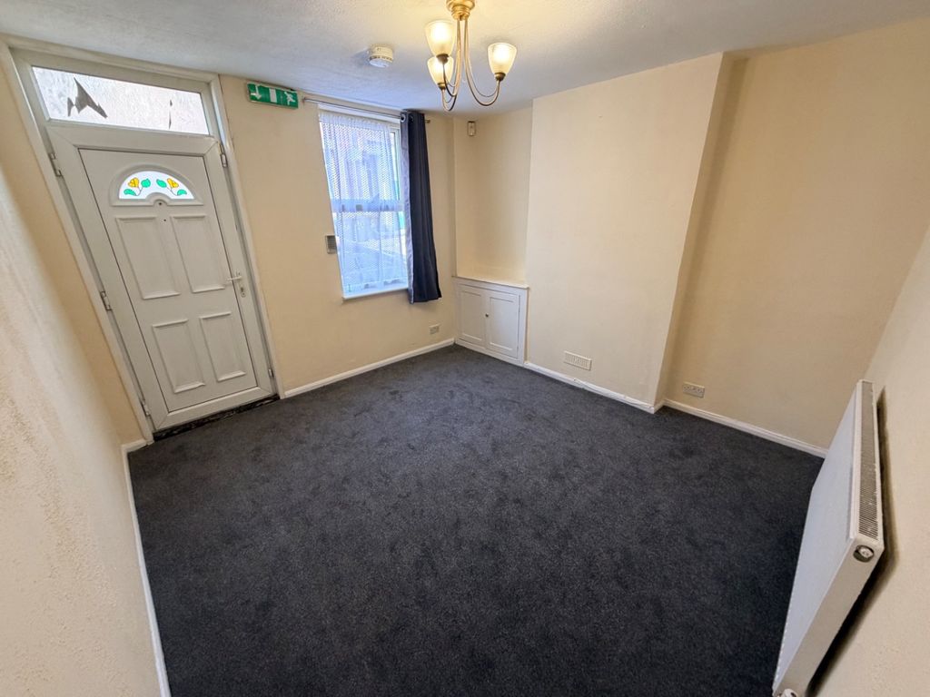 Property photo 2 of 11 6135723