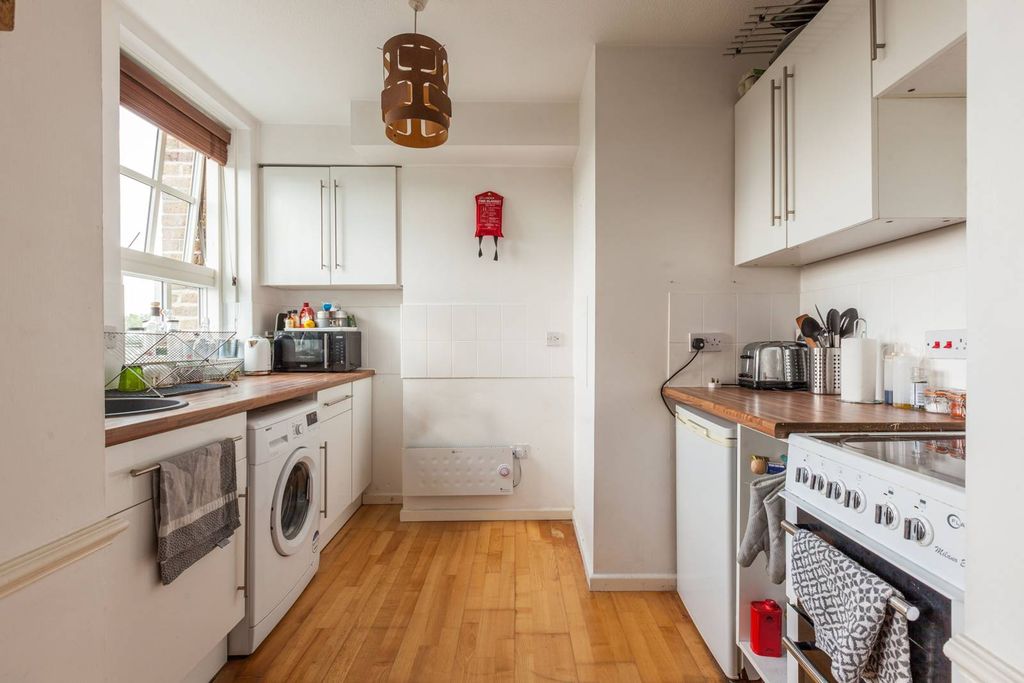 Property photo 1 of 5