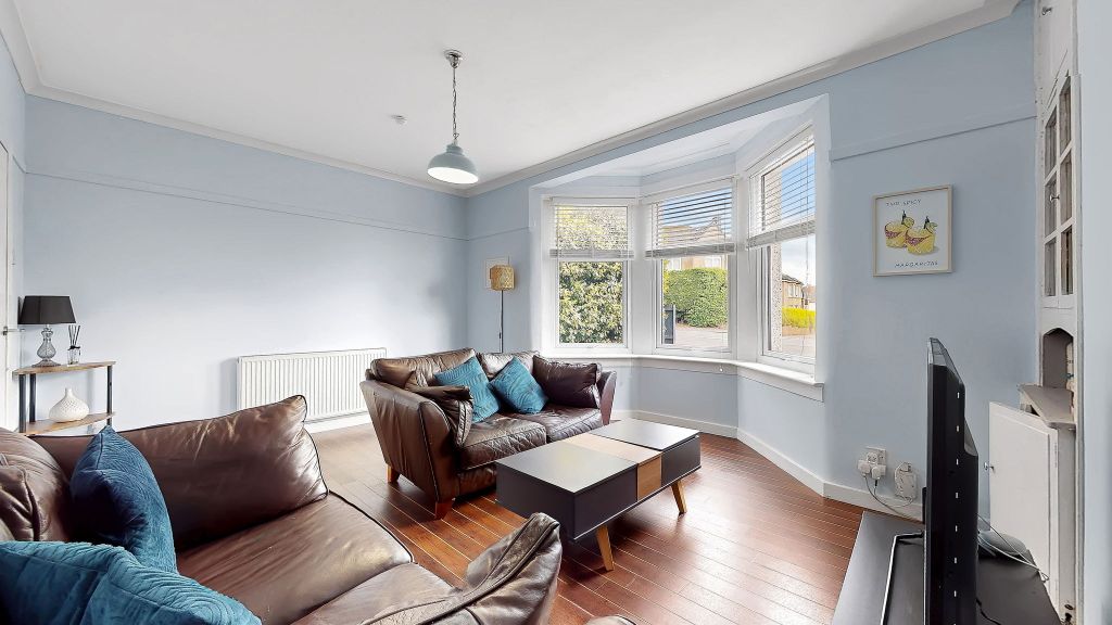 Property photo 3 of 18 16-Web-Or-Mls-70 Kingsland Drive_14