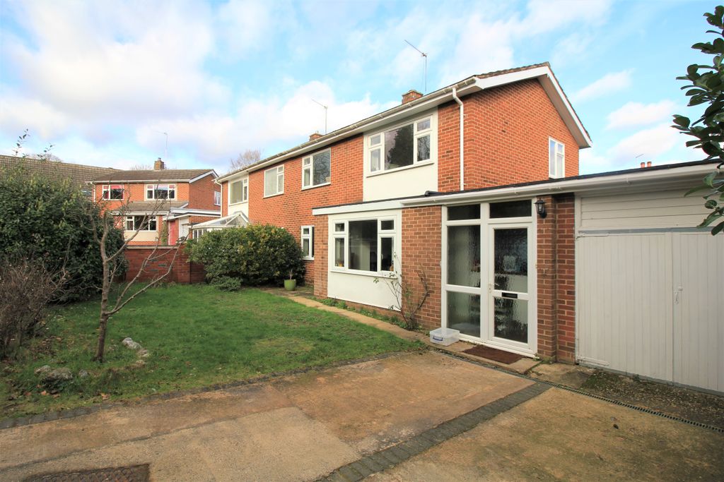 Property photo 1 of 11