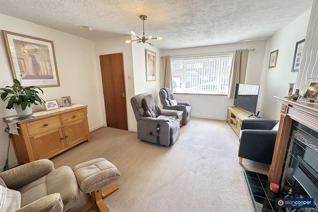 Property photo 3 of 12 2464755