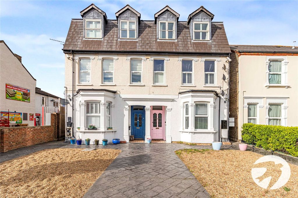 Property photo 1 of 17 External