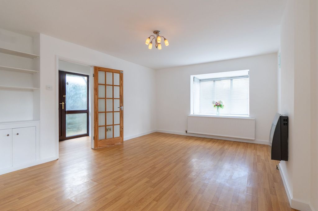 Property photo 3 of 23