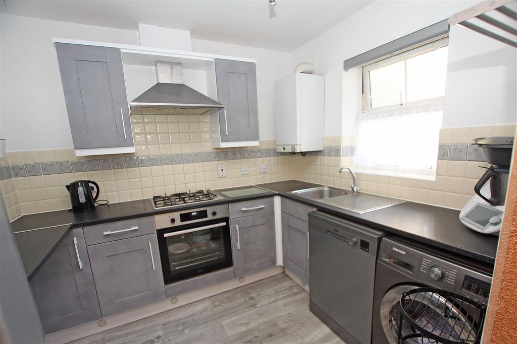 Property photo 3 of 13 Kitchen.Jpg