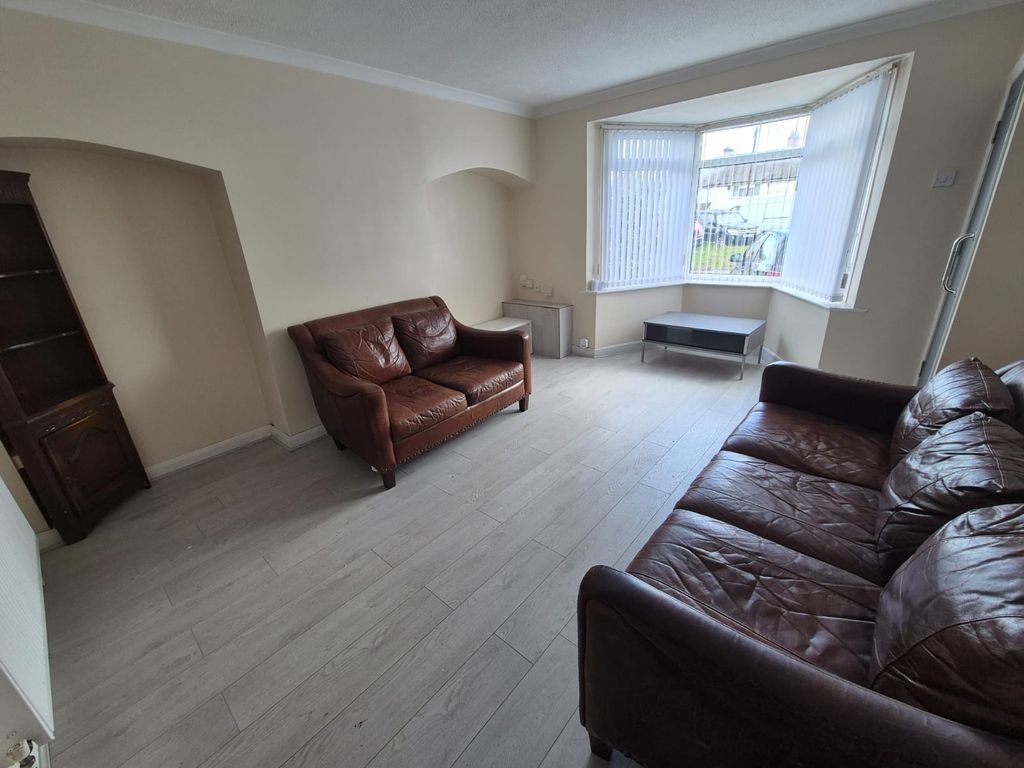 Property photo 3 of 10 Gallery