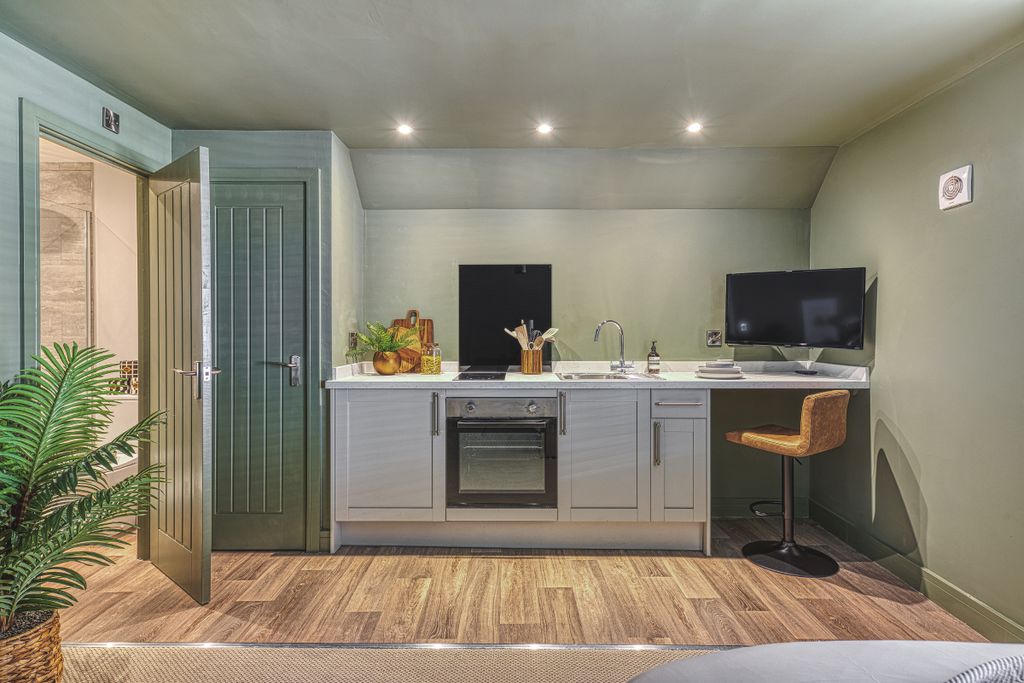 Property photo 2 of 19