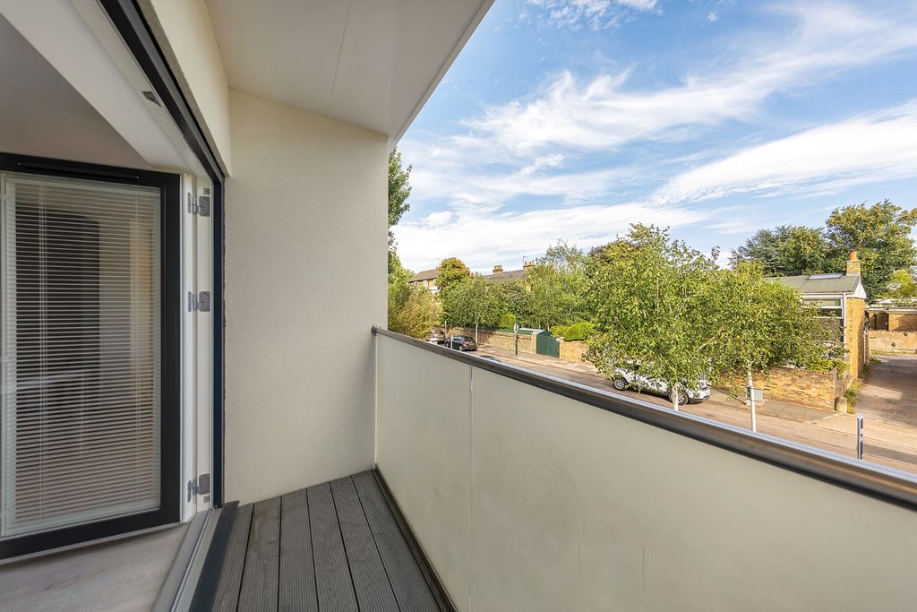 Property photo 2 of 9 4477492