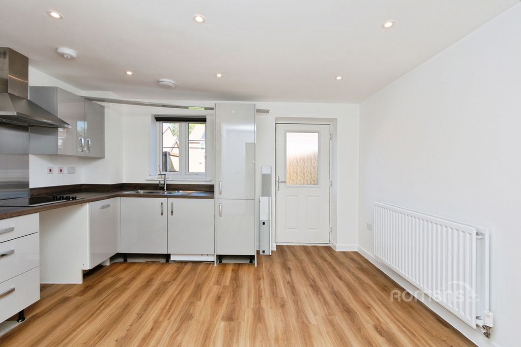 Property photo 3 of 14 Pbox-Img.Jpg