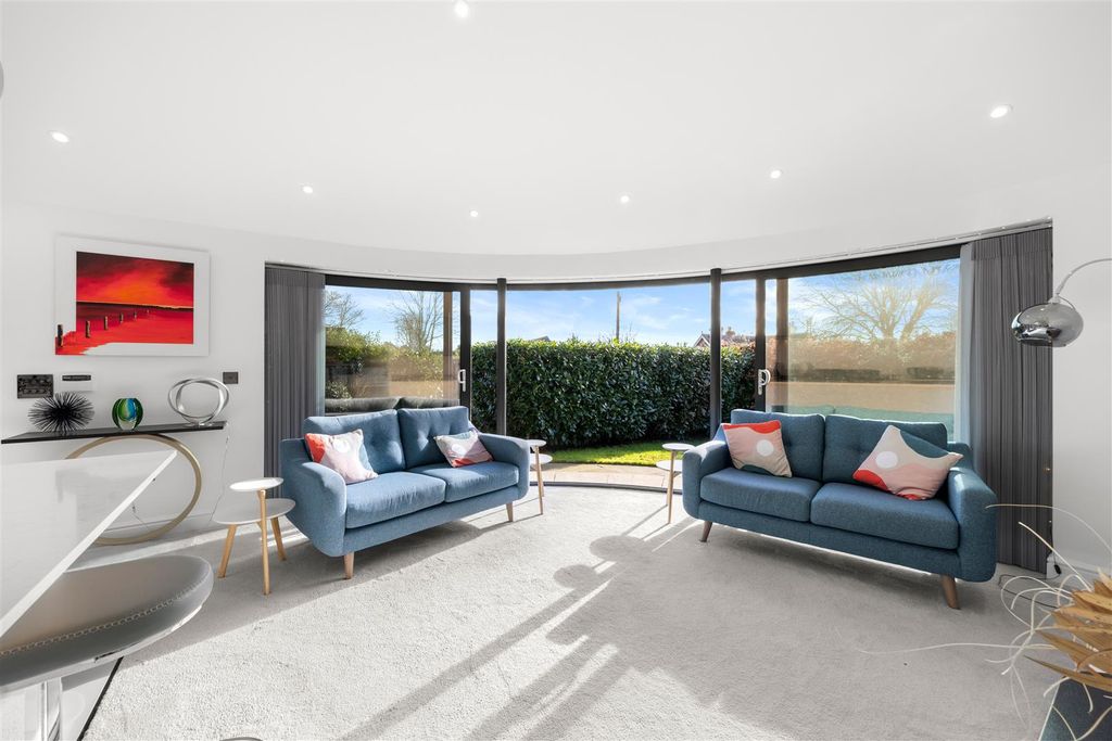 Property photo 2 of 21 Living Doors.Jpg