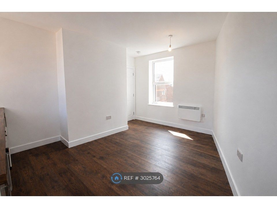 Property photo 2 of 4 Bright & Spacious Living Area