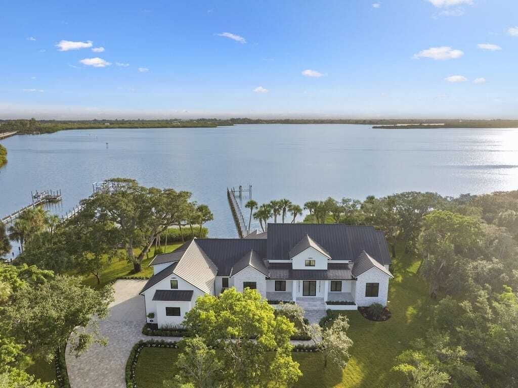 Property photo 1 of 31