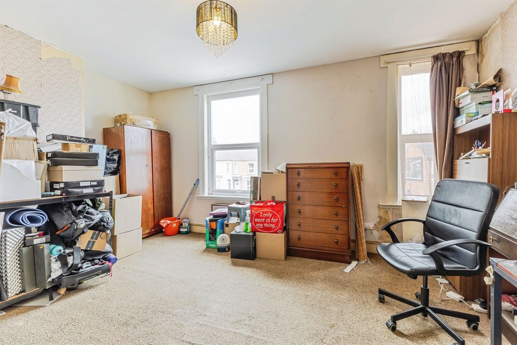 Property photo 3 of 13