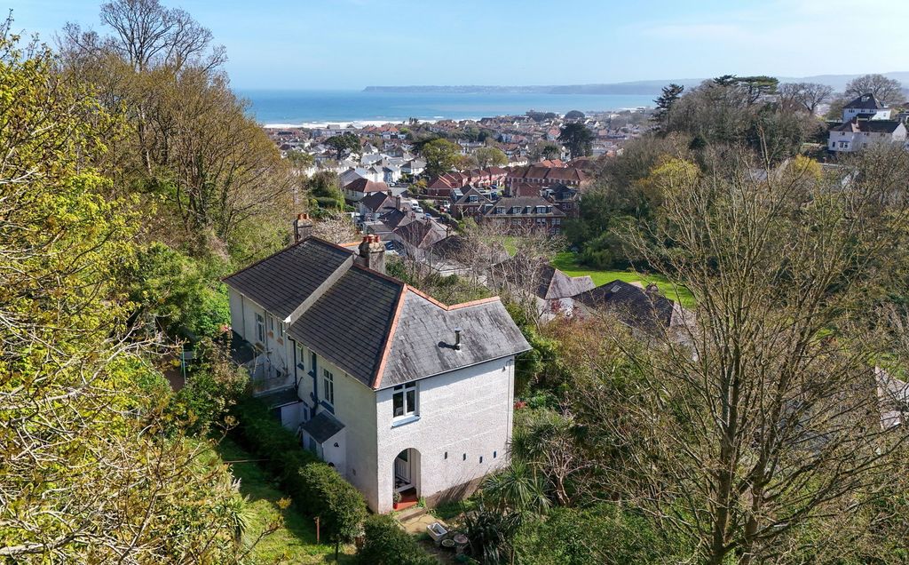 Property photo 2 of 10