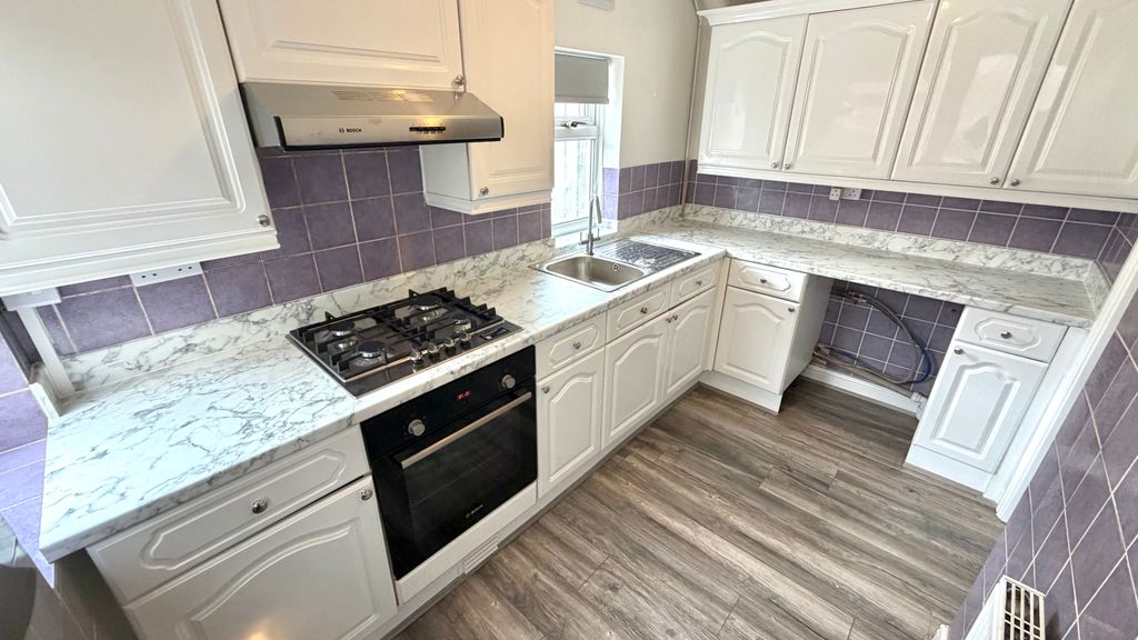 Property photo 2 of 11 Image