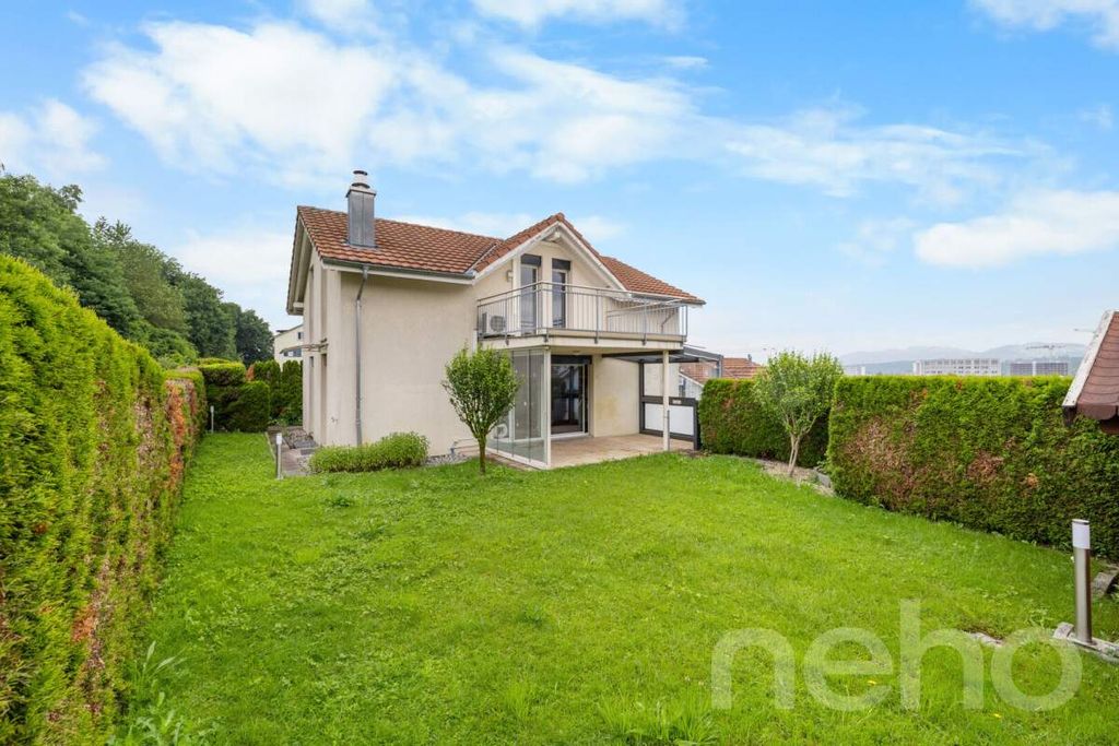 Property photo 3 of 12