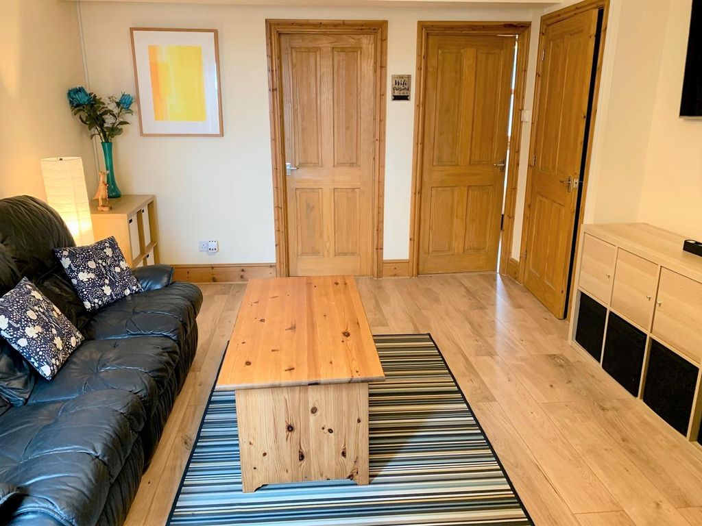 Property photo 3 of 13 5.Jpg