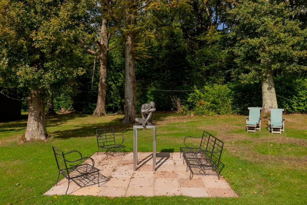 Property photo 2 of 34