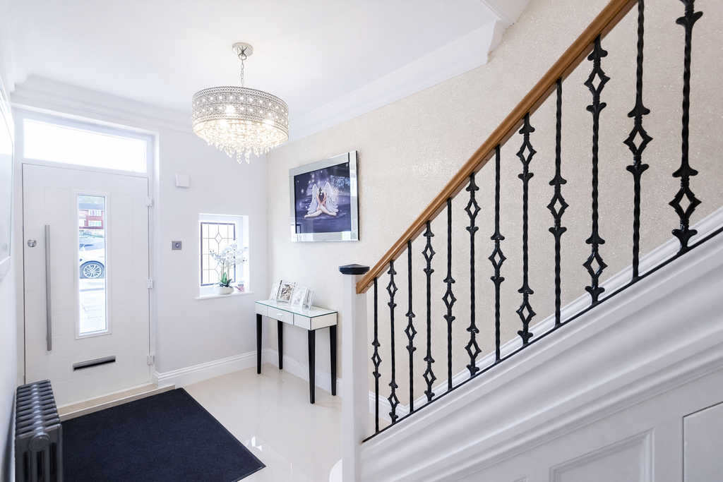 Property photo 3 of 28 Hallway