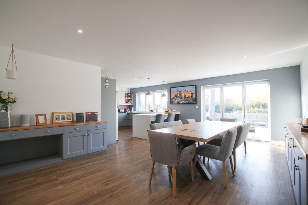 Property photo 3 of 29