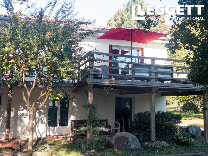 Property photo 2 of 10