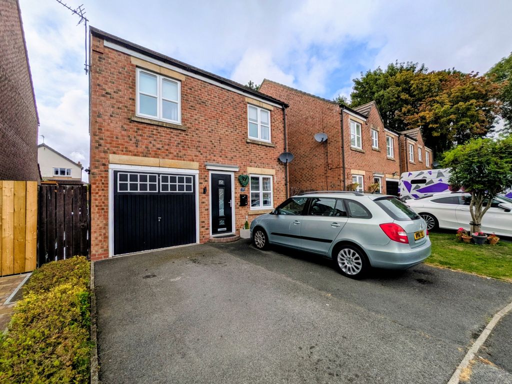 Property photo 1 of 12 1000000834