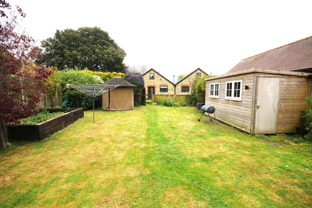 Property photo 1 of 34 Rear Garden A.Jpg
