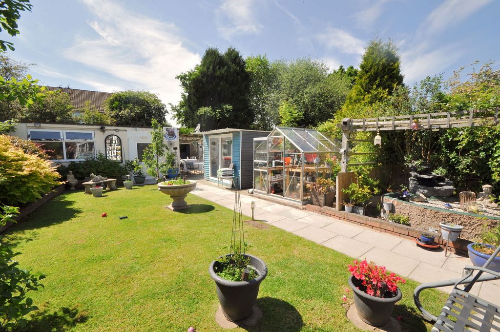 Property photo 2 of 38