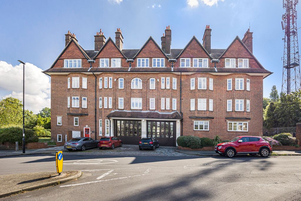 Property photo 1 of 8