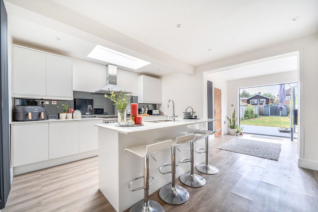 Property photo 1 of 21 1470351-9-6A1958F...