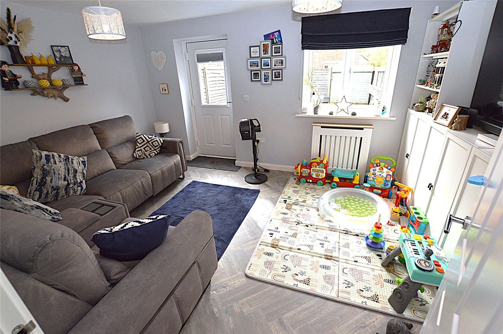 Property photo 3 of 12 Picture No. 10