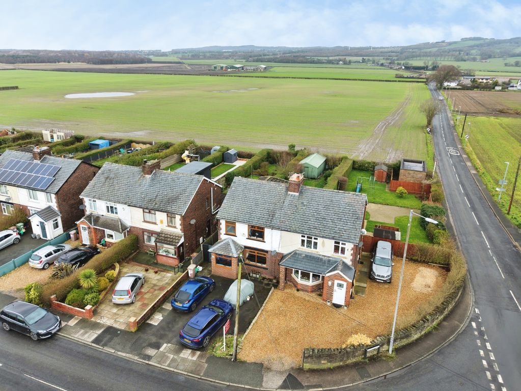 Property photo 2 of 35