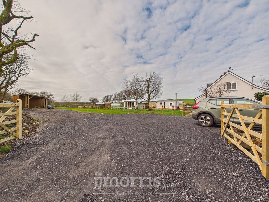 Property photo 3 of 32