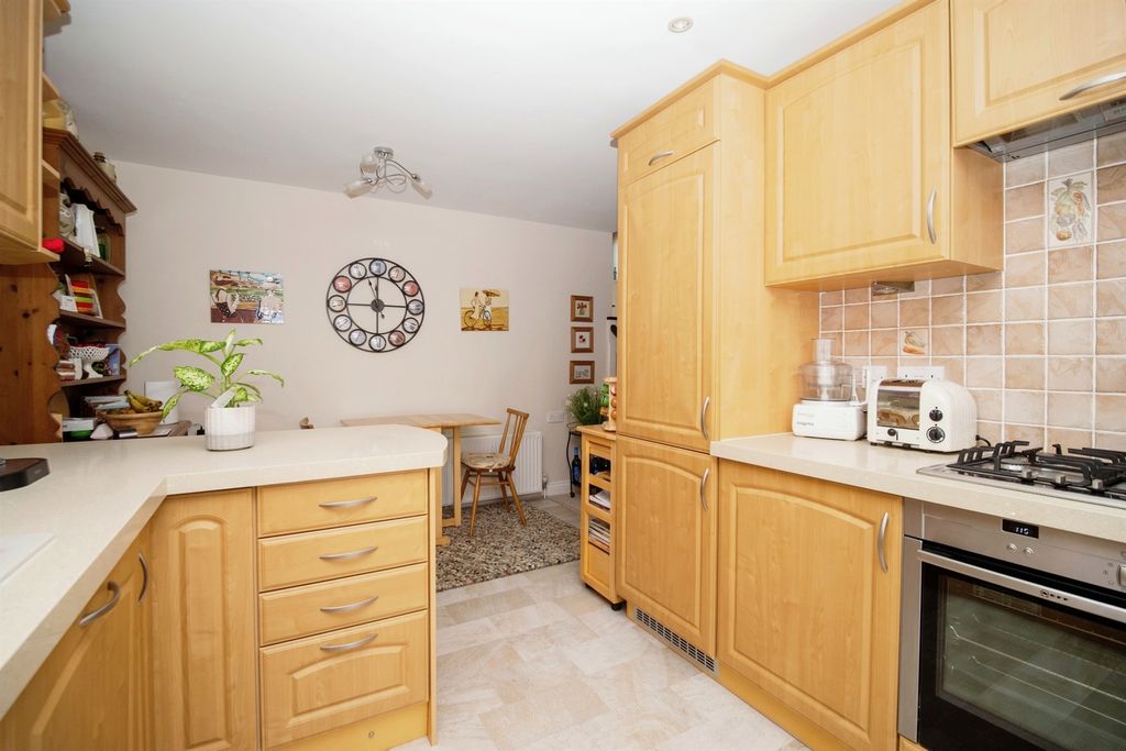 Property photo 3 of 14