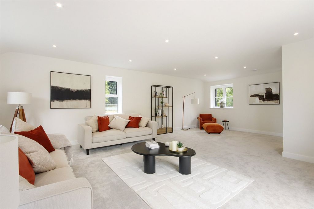 Property photo 3 of 15 Sitting Room