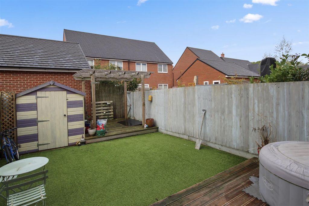 Property photo 2 of 11 Seaforth Gardens (2).Jpeg
