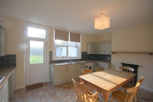 Property photo 2 of 10 Kitchen