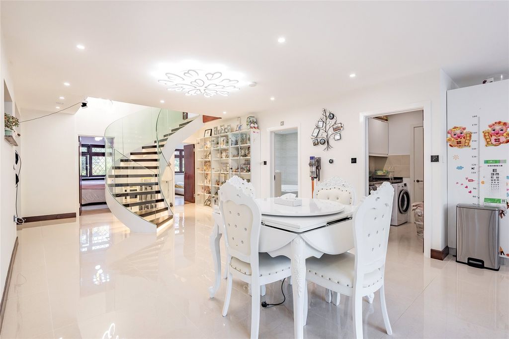 Property photo 3 of 19 Picture No. 04