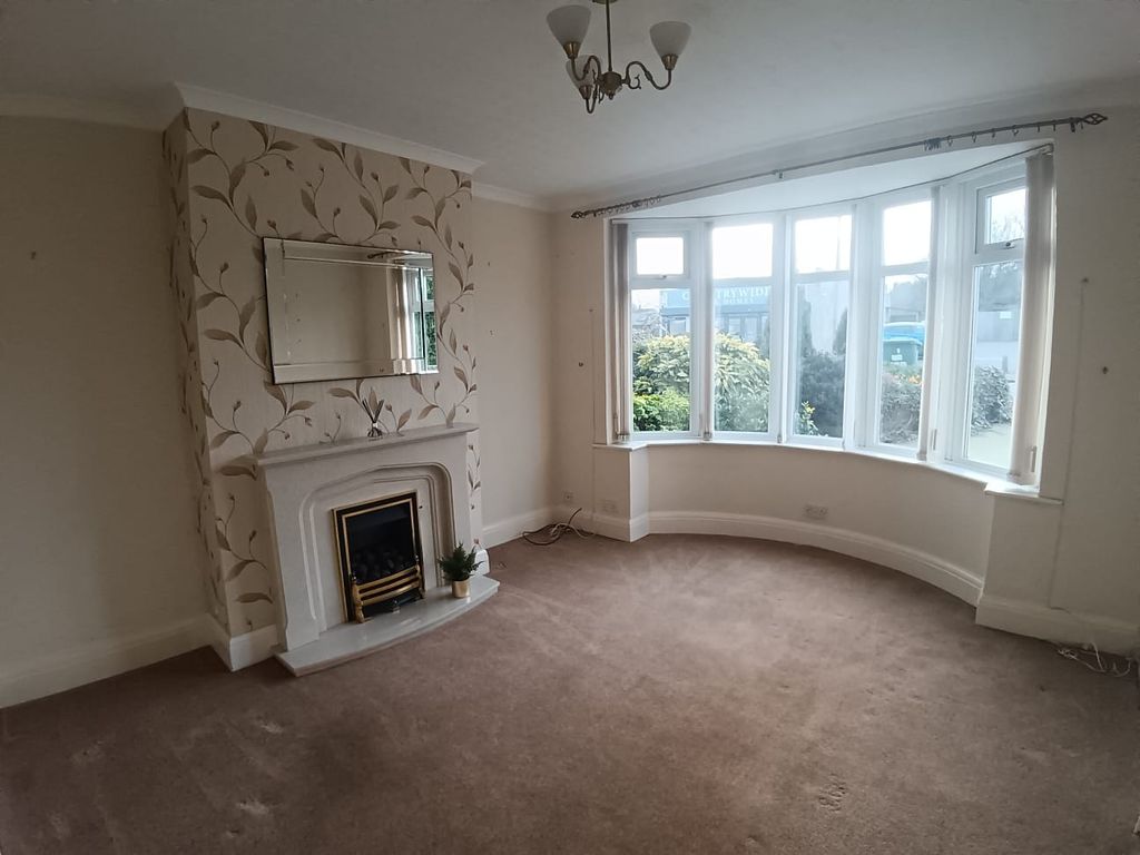 Property photo 2 of 14 Living Room