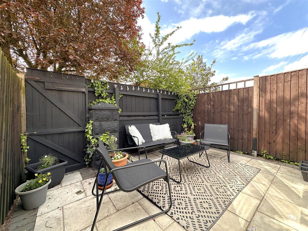Property photo 3 of 22