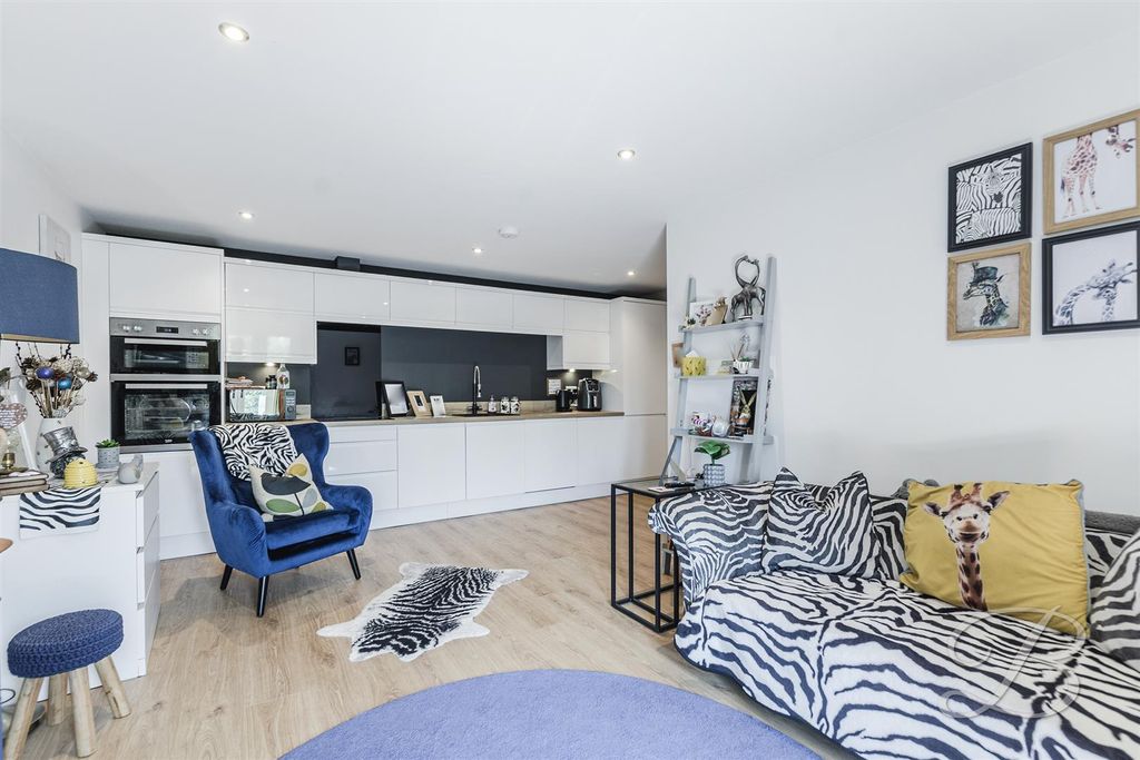 Property photo 3 of 15 Ccltd8.Jpg