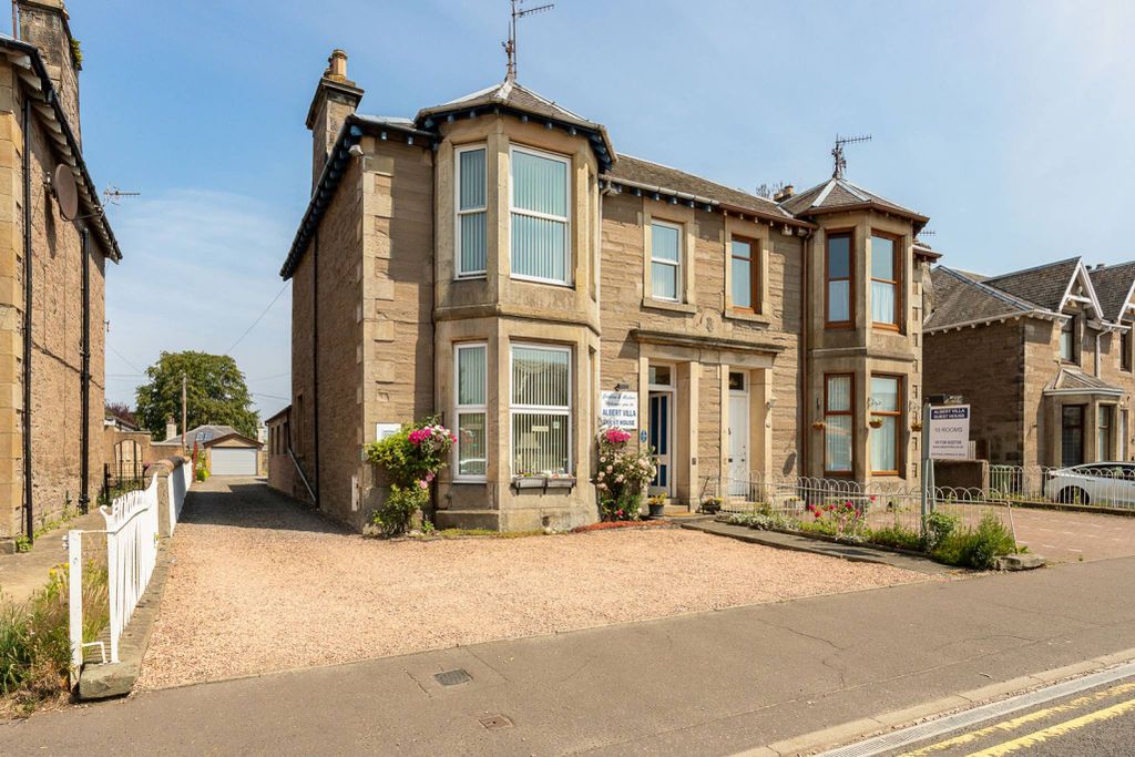 Property photo 1 of 30