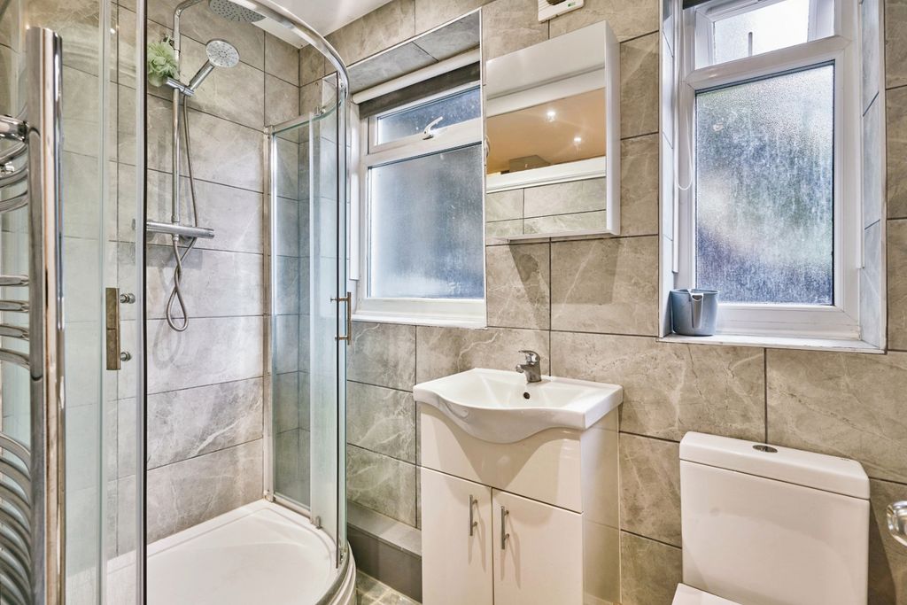 Property photo 3 of 6 3