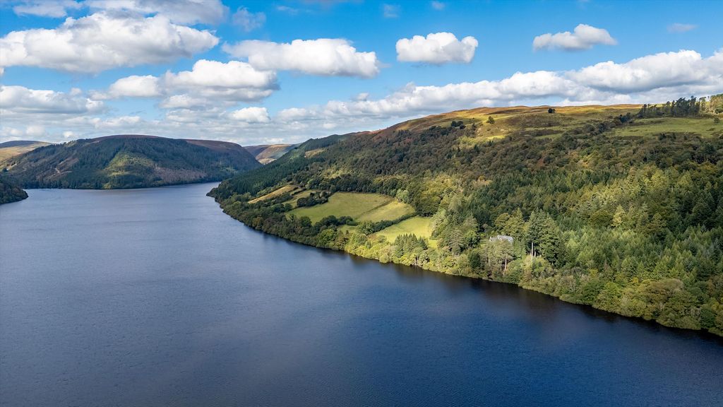 Property photo 2 of 21 Image