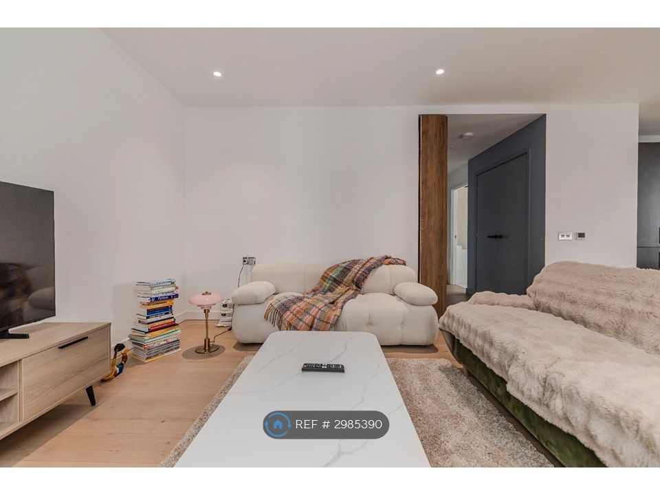Property photo 2 of 31
