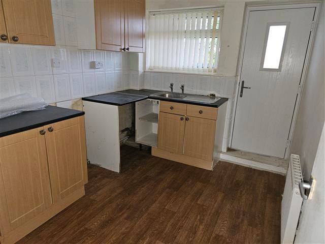 Property photo 2 of 4 Kitchen