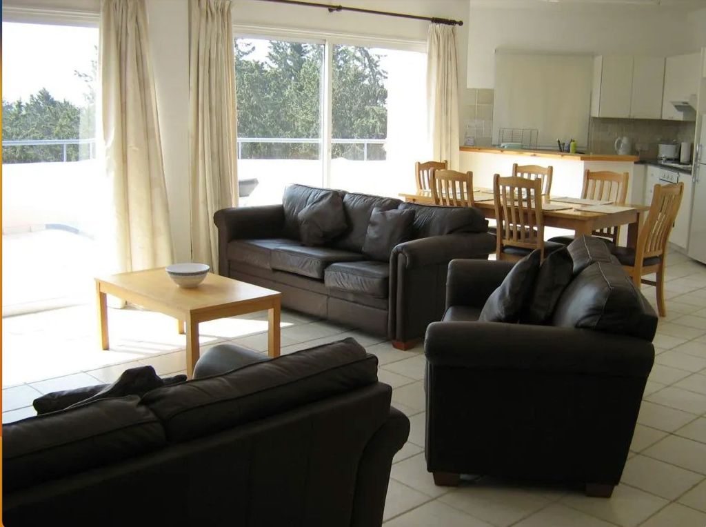 Property photo 3 of 11